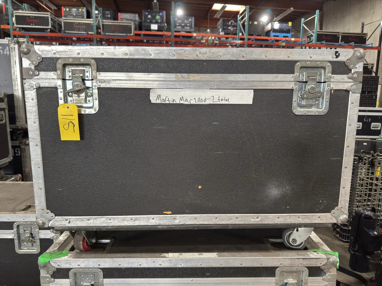 2-martin-mac-2000-gobo-lighting-fixtures-with-rolling-hardshell-case-db4aec