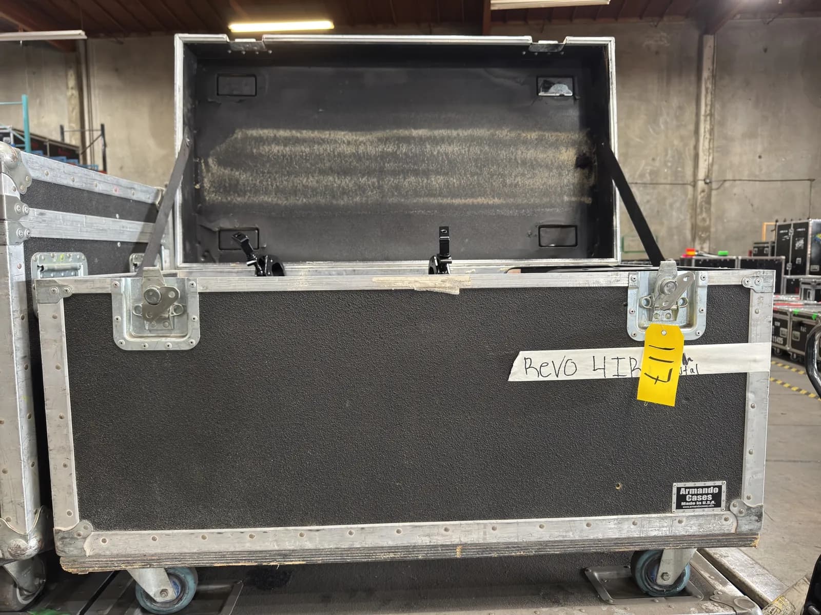 4-revo-4-ir-moonflower-effect-lighting-fixtures-with-rolling-hard-shell-case-04fd8d