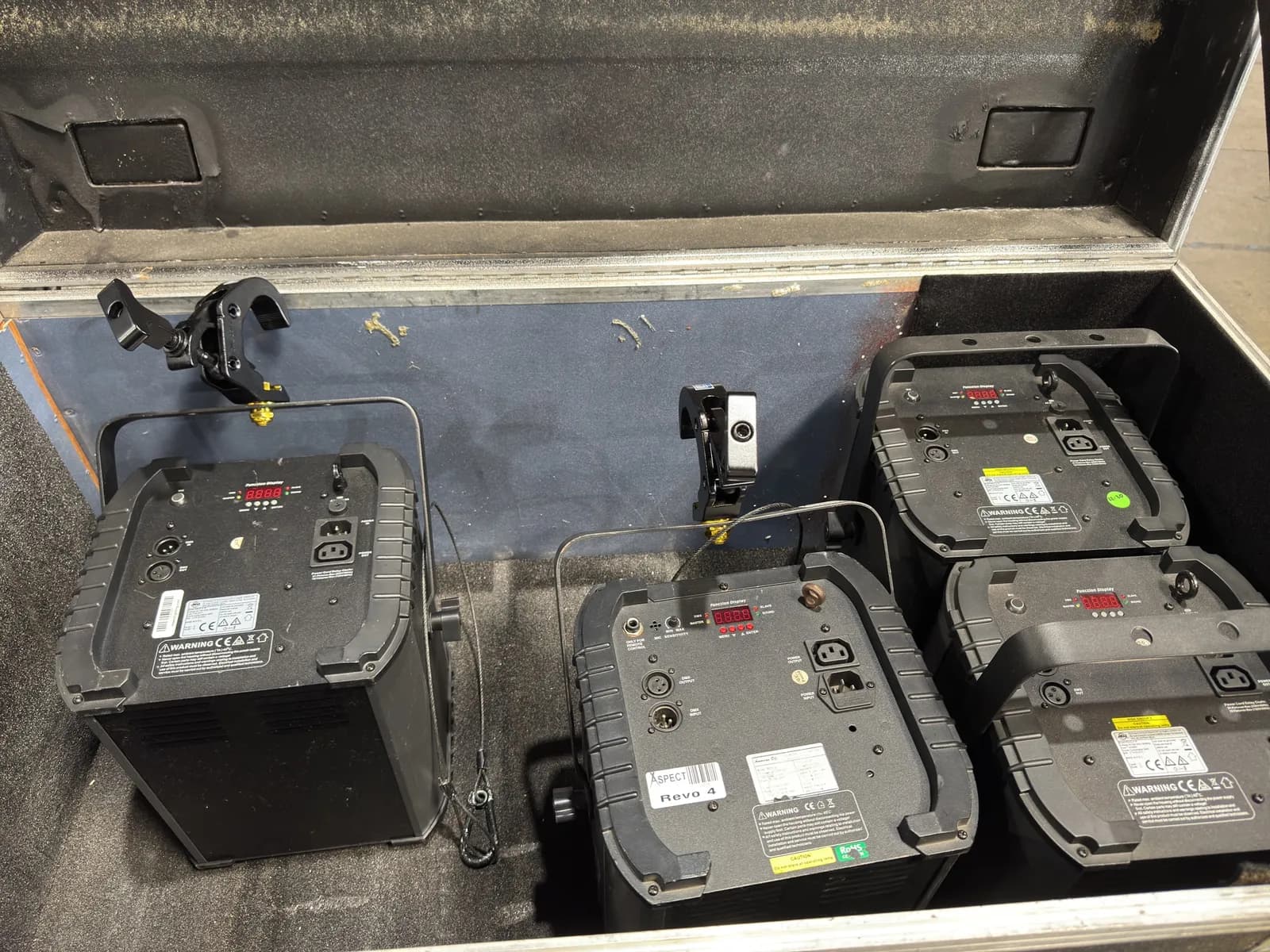 4-revo-4-ir-moonflower-effect-lighting-fixtures-with-rolling-hard-shell-case-04fd8d