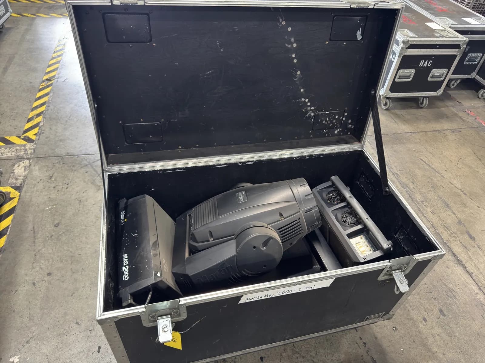 2-martin-mac-2000-rotating-fixtures-with-heavy-duty-rolling-hard-shell-road-case-mnnudqxc
