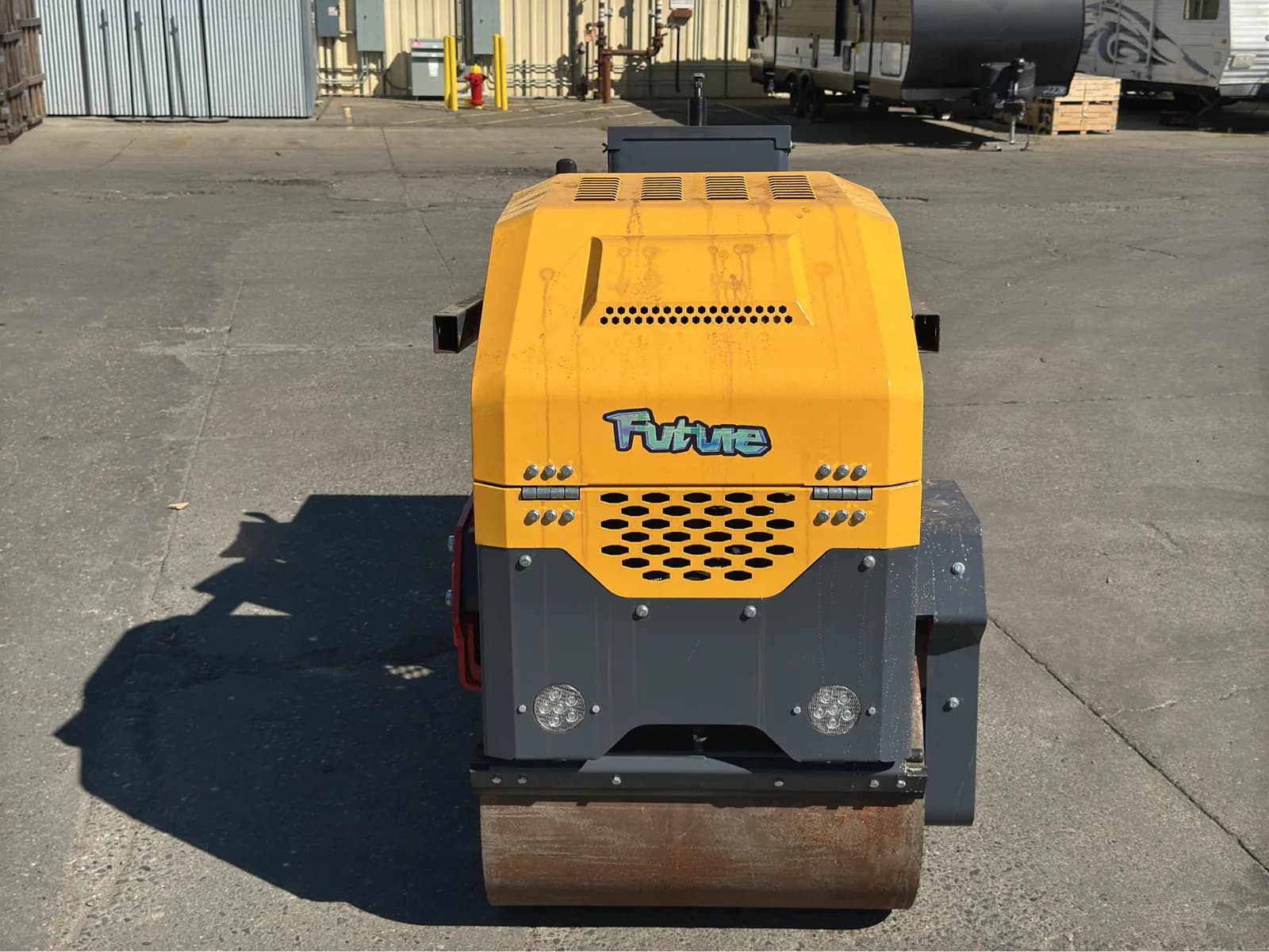 2026-future-1000-vibratory-road-roller-unused-mne1qb0p