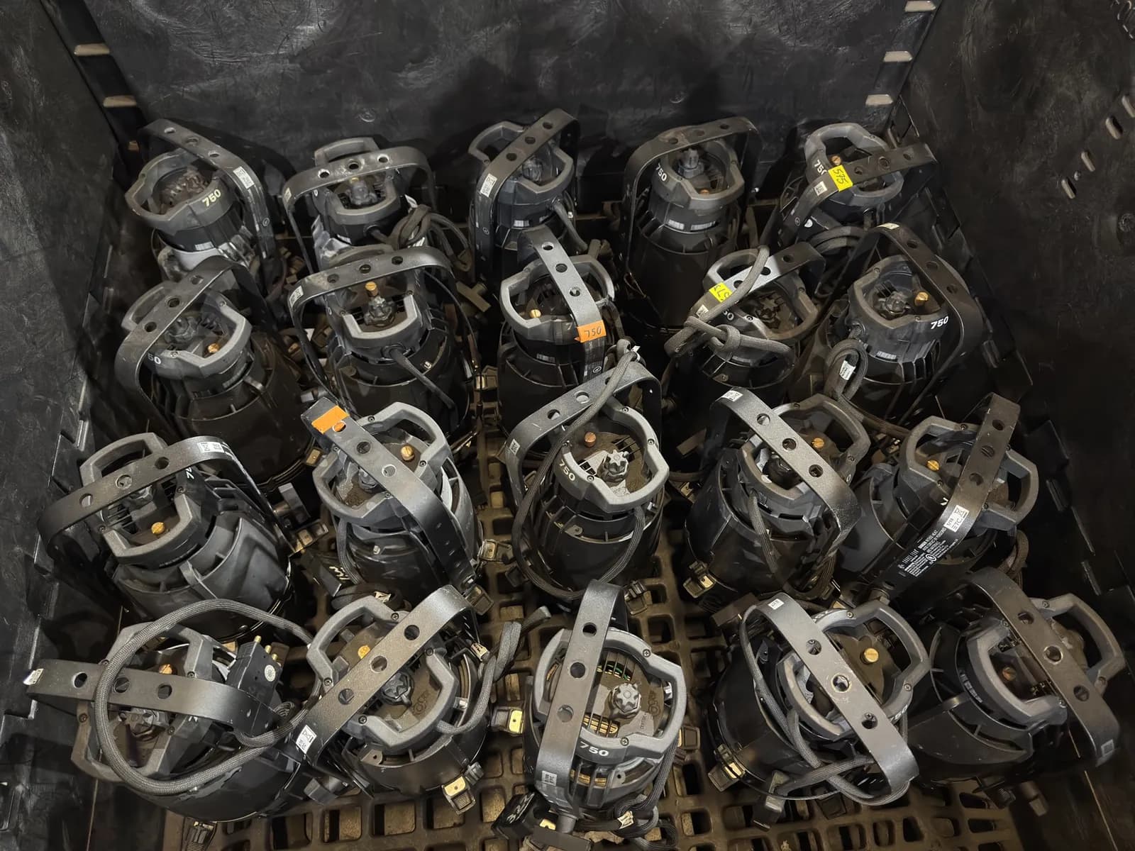 20-source-four-ellipsoidal-series-750-dimmable-lighting-fixtures-mnnv76c4