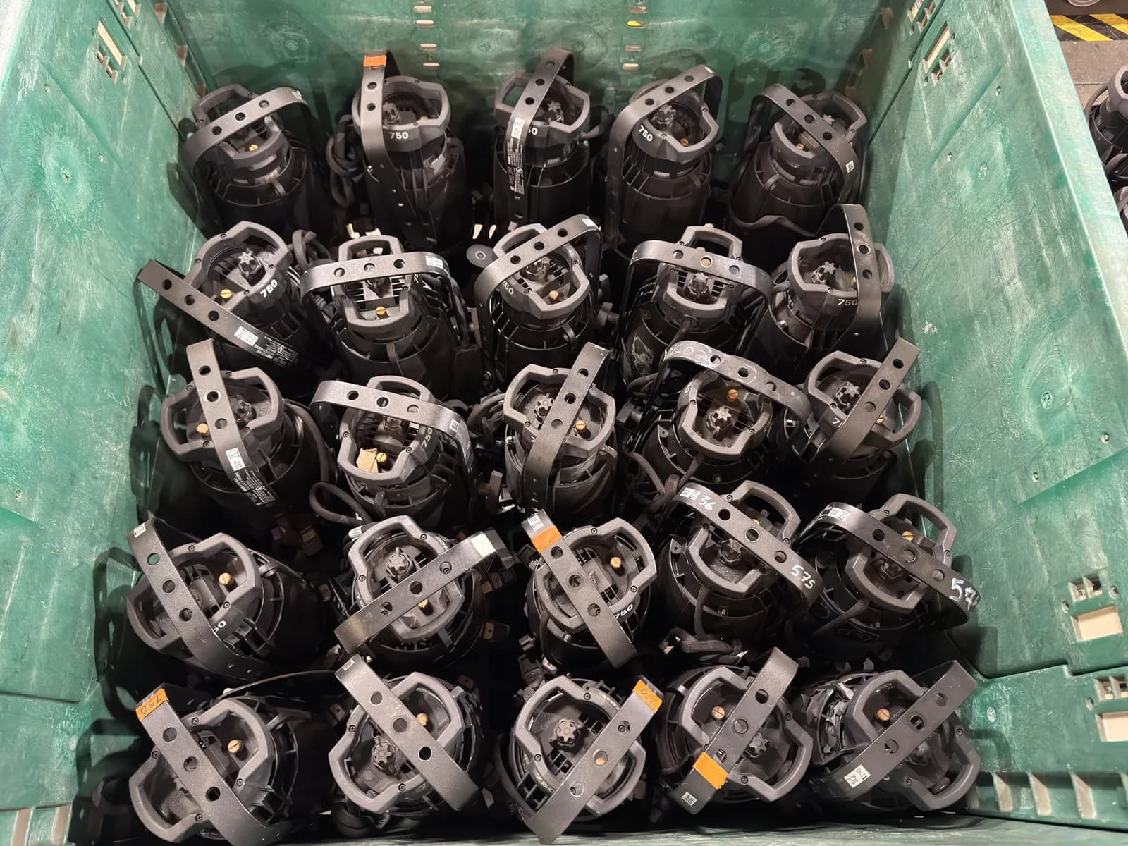 25-source-four-750-ellipsoidal-series-lighting-fixtures-fe80e7