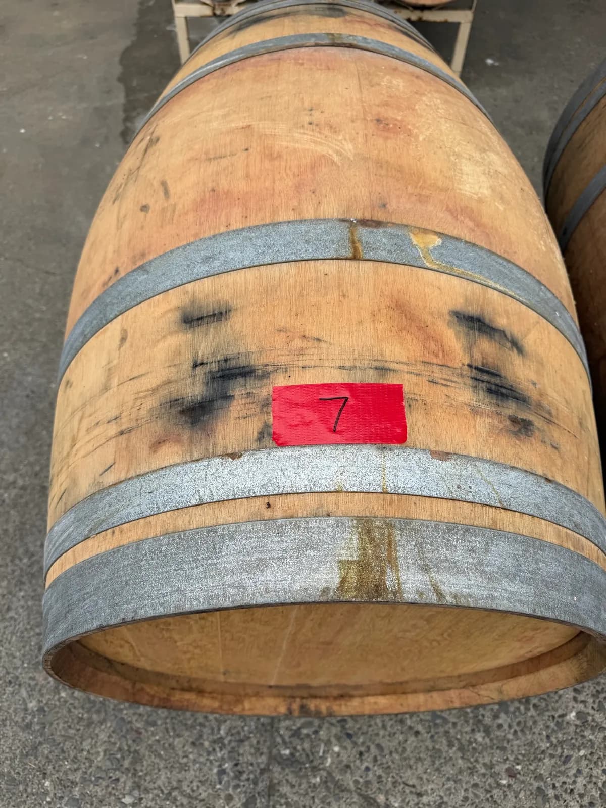 oak-wine-barrel-with-metal-bands-59-gallon-capacity-0107-1774990670628-mnf3m6uc