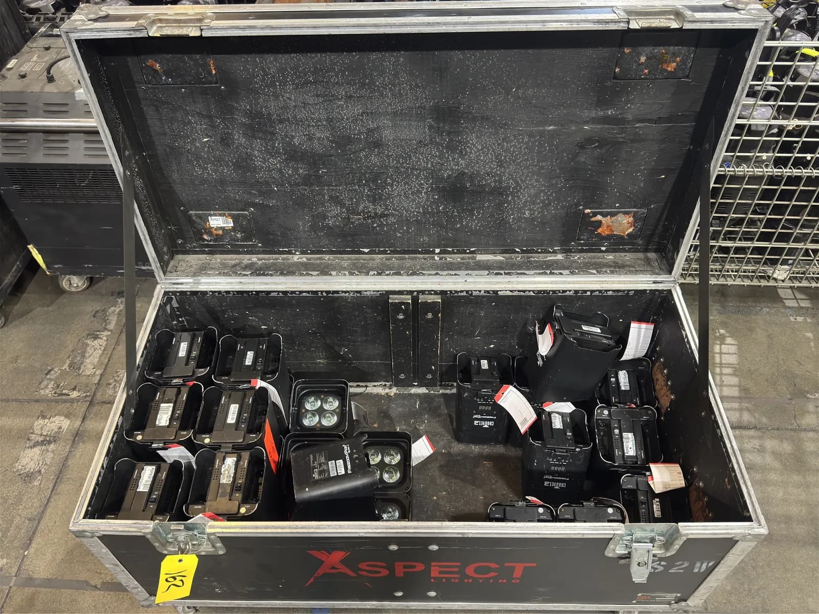 27-chauvet-dj-freedom-par-quad-4-led-fixtures-for-parts-or-repair-case-not-included-mokbc3pd