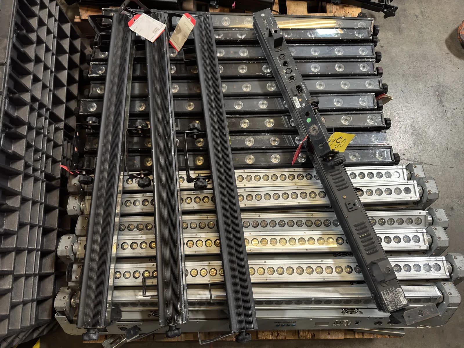 19-assorted-chauvet-colorband-pix-and-irradiant-led-fixtures-for-parts-or-repair-mnovr1tq