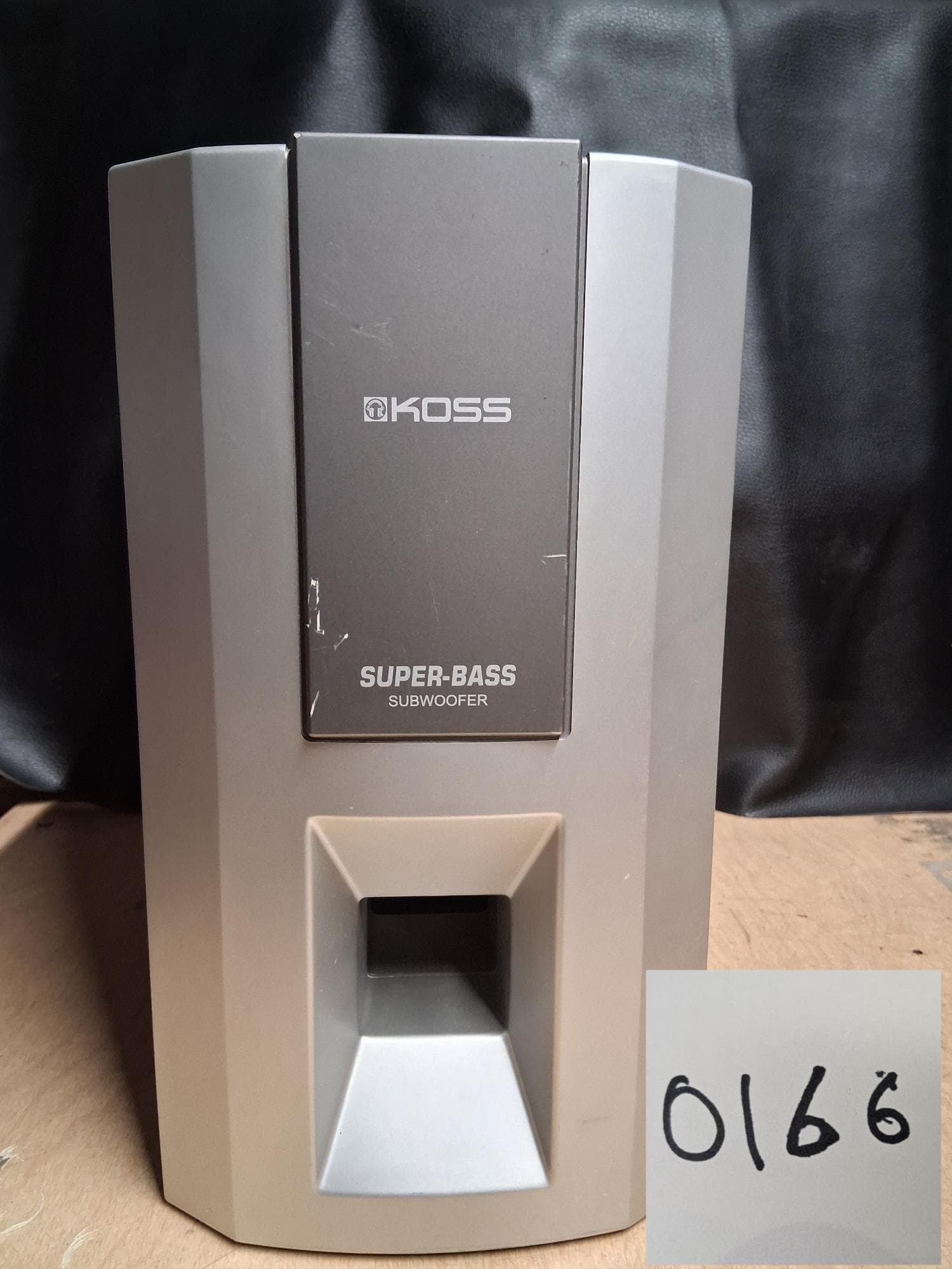 koss-superbass-subwoofer-87b0e1