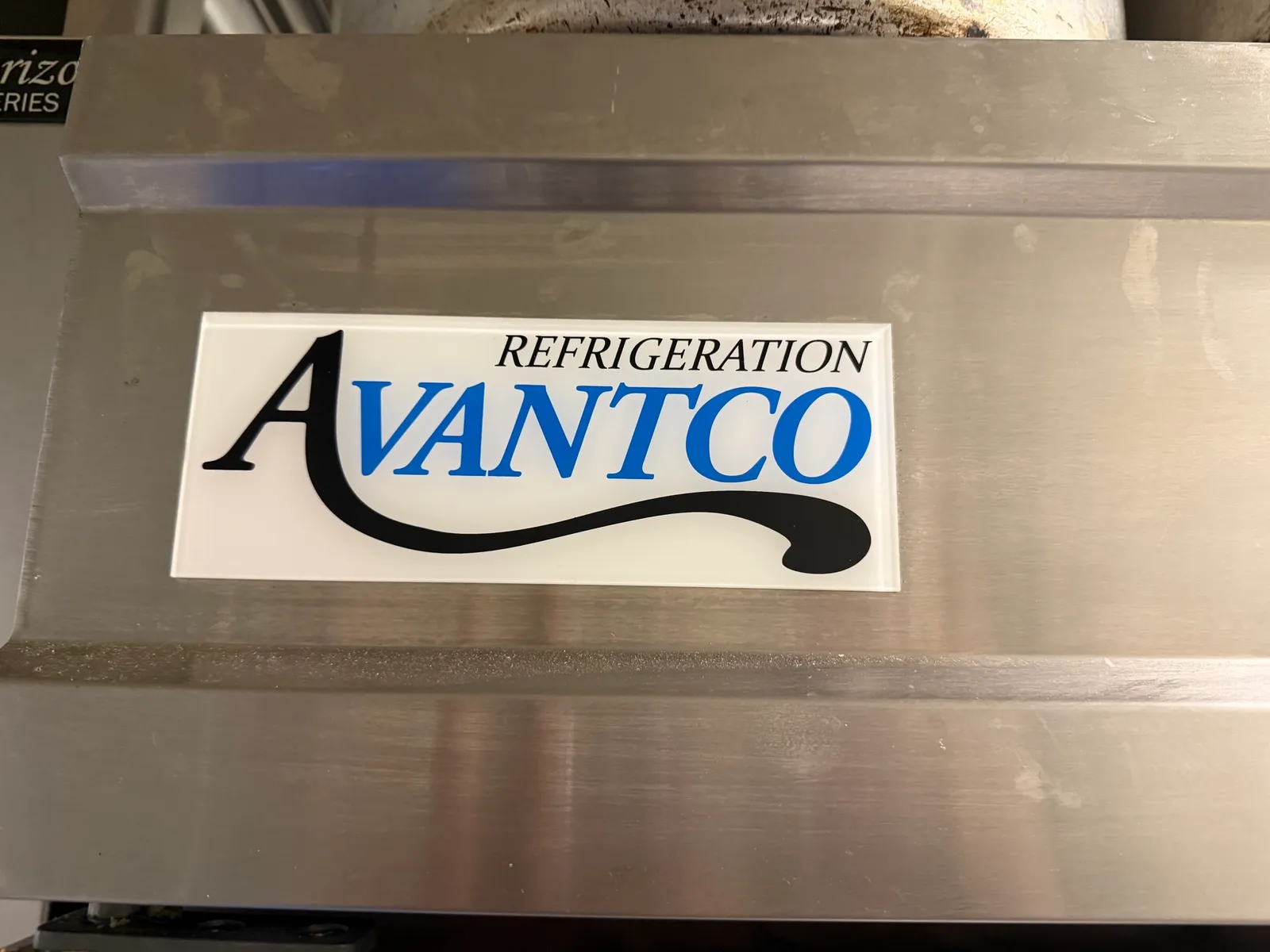 avantco-3-door-refrigeration-unit-e90b15