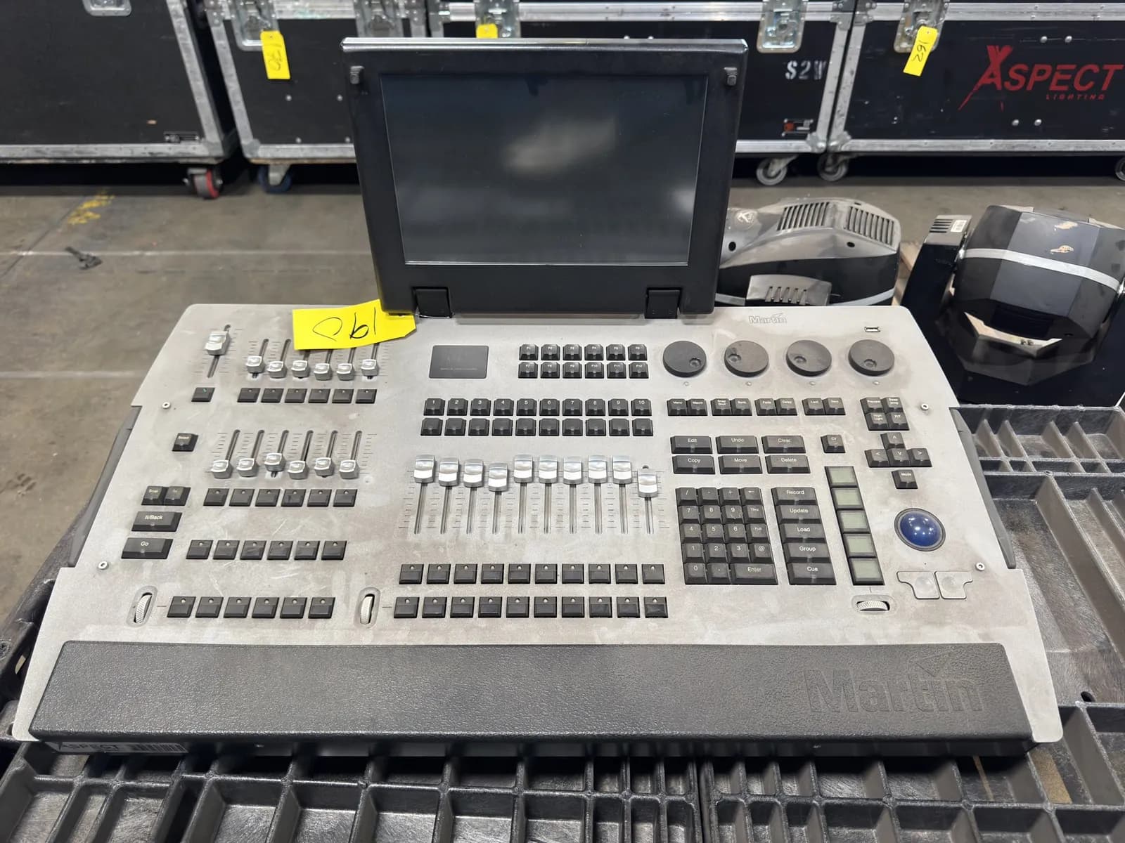 martin-m1-professional-lighting-controller-console-717602