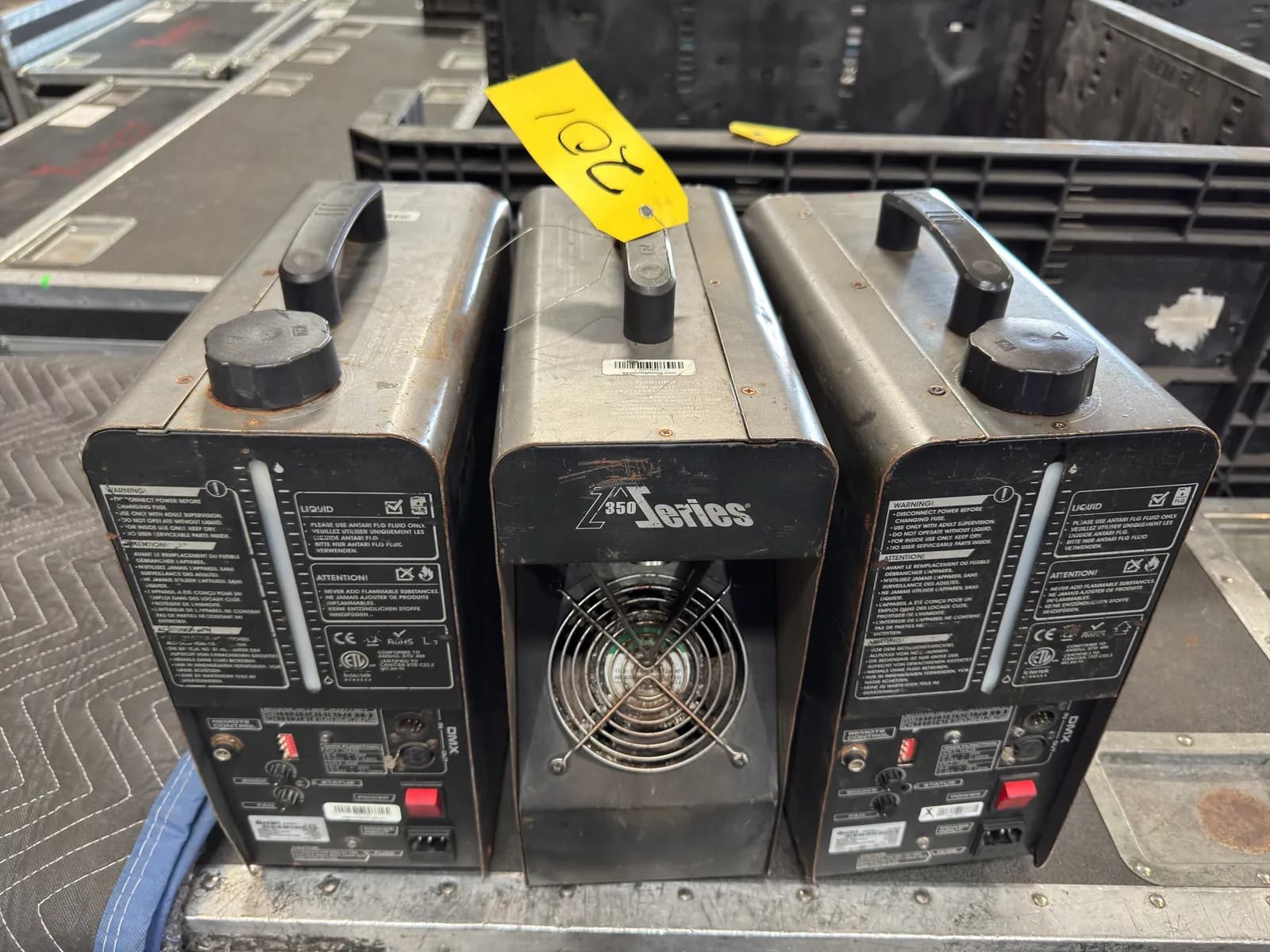 3-antari-z-350-fog-machines-77f3e9