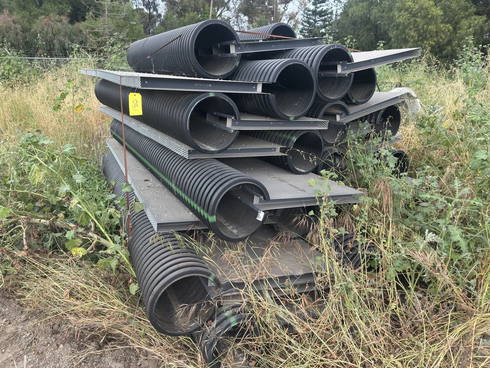 bundle-of-18-culvert-pipes-mnp6mktr