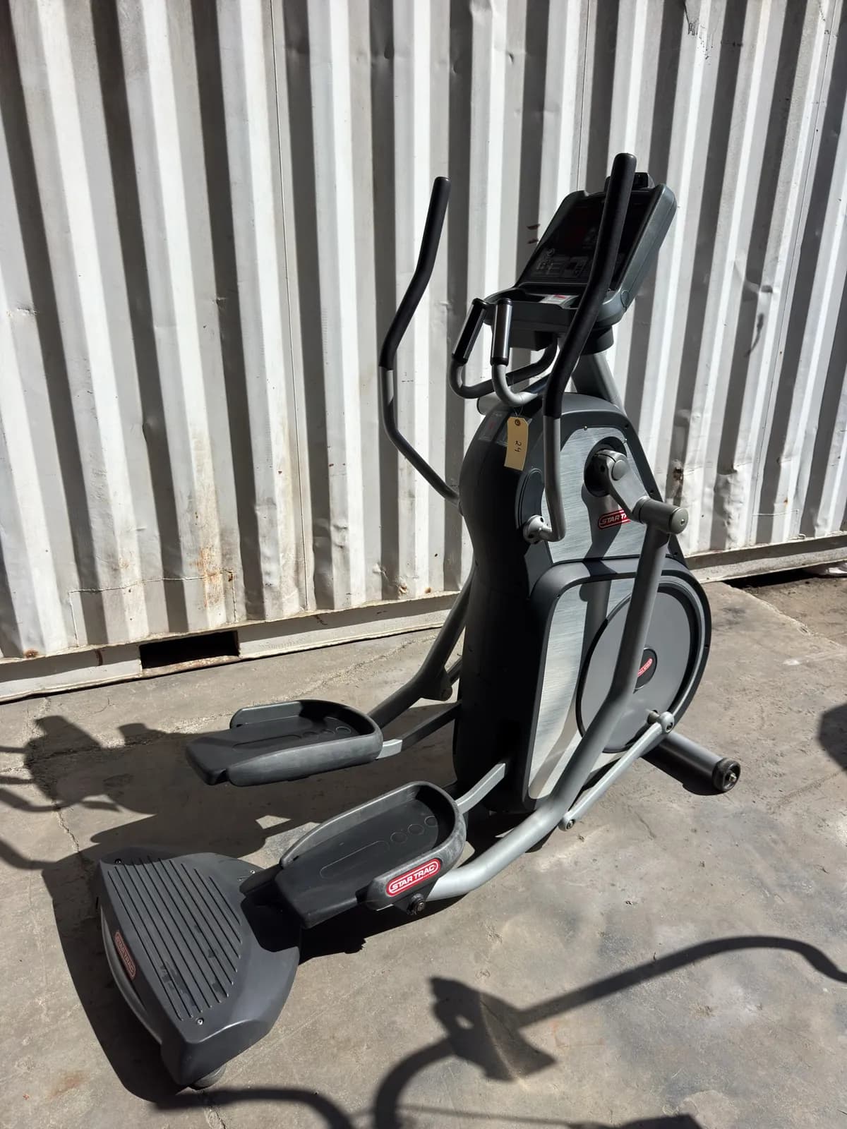 star-trac-mintp0-elliptical-machine-e8c2ad