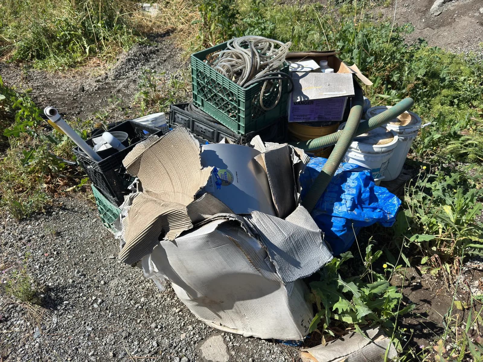 contents-of-section-pvc-hose-assorted-hardware-sump-hose-and-more-5eee19