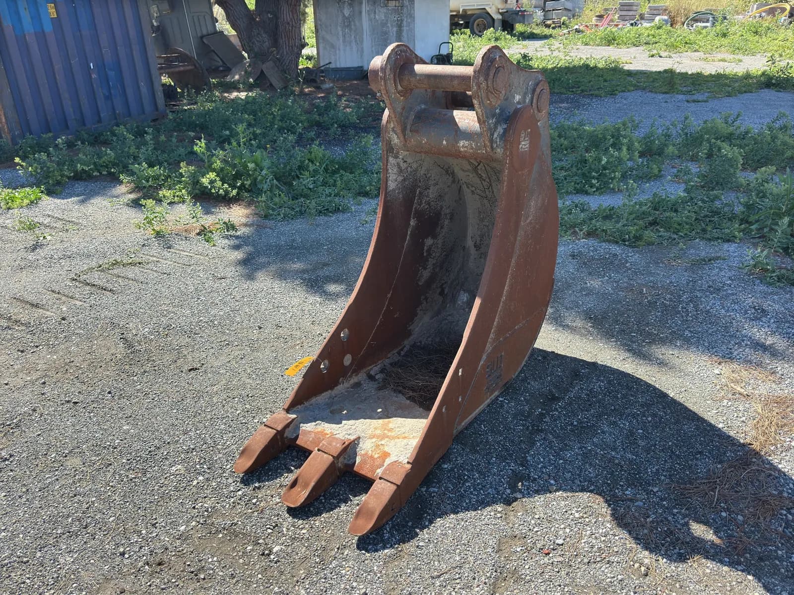 21-excavator-bucket-5db200