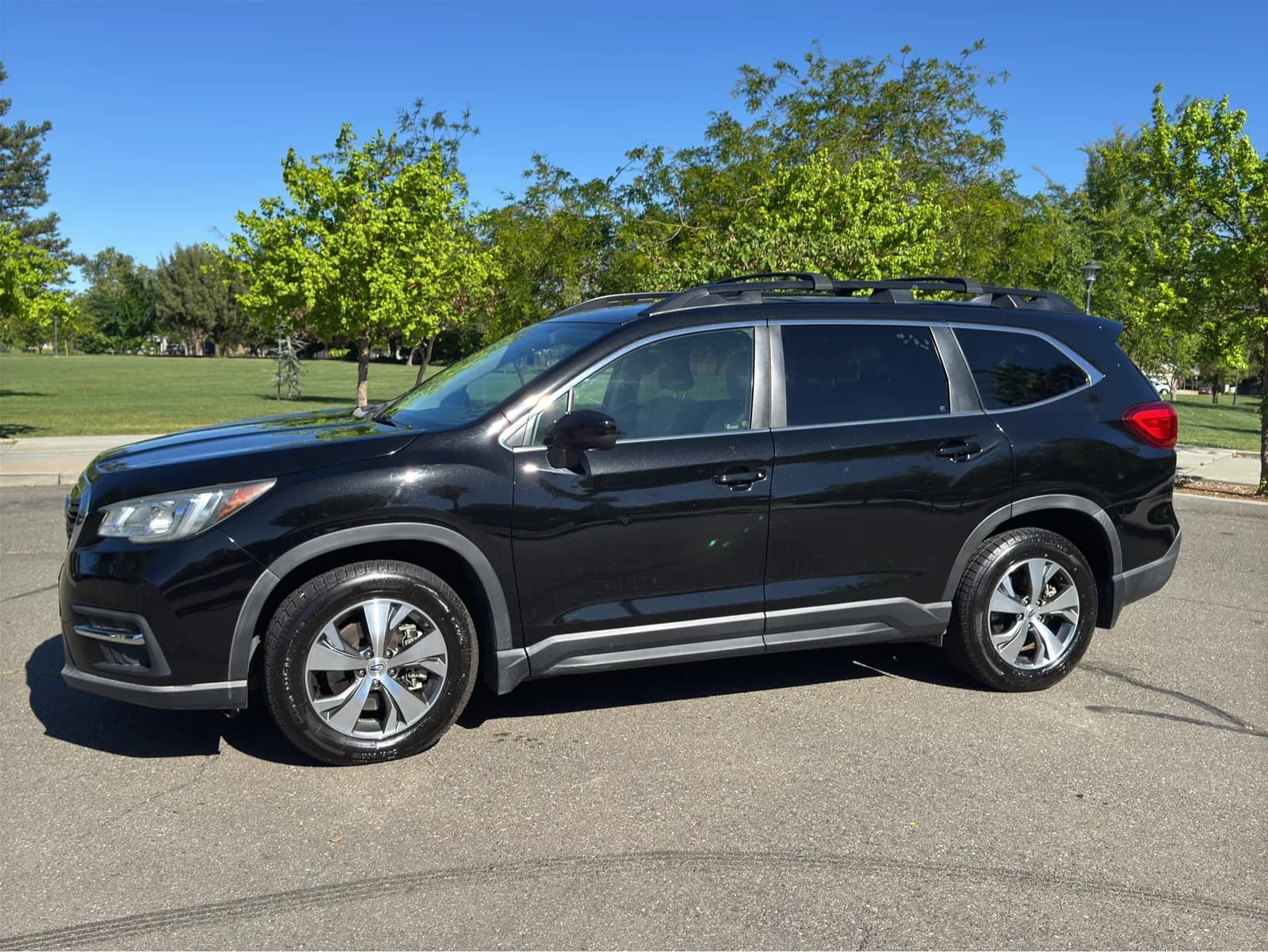 2019-subaru-ascent-suv-3f1bb8