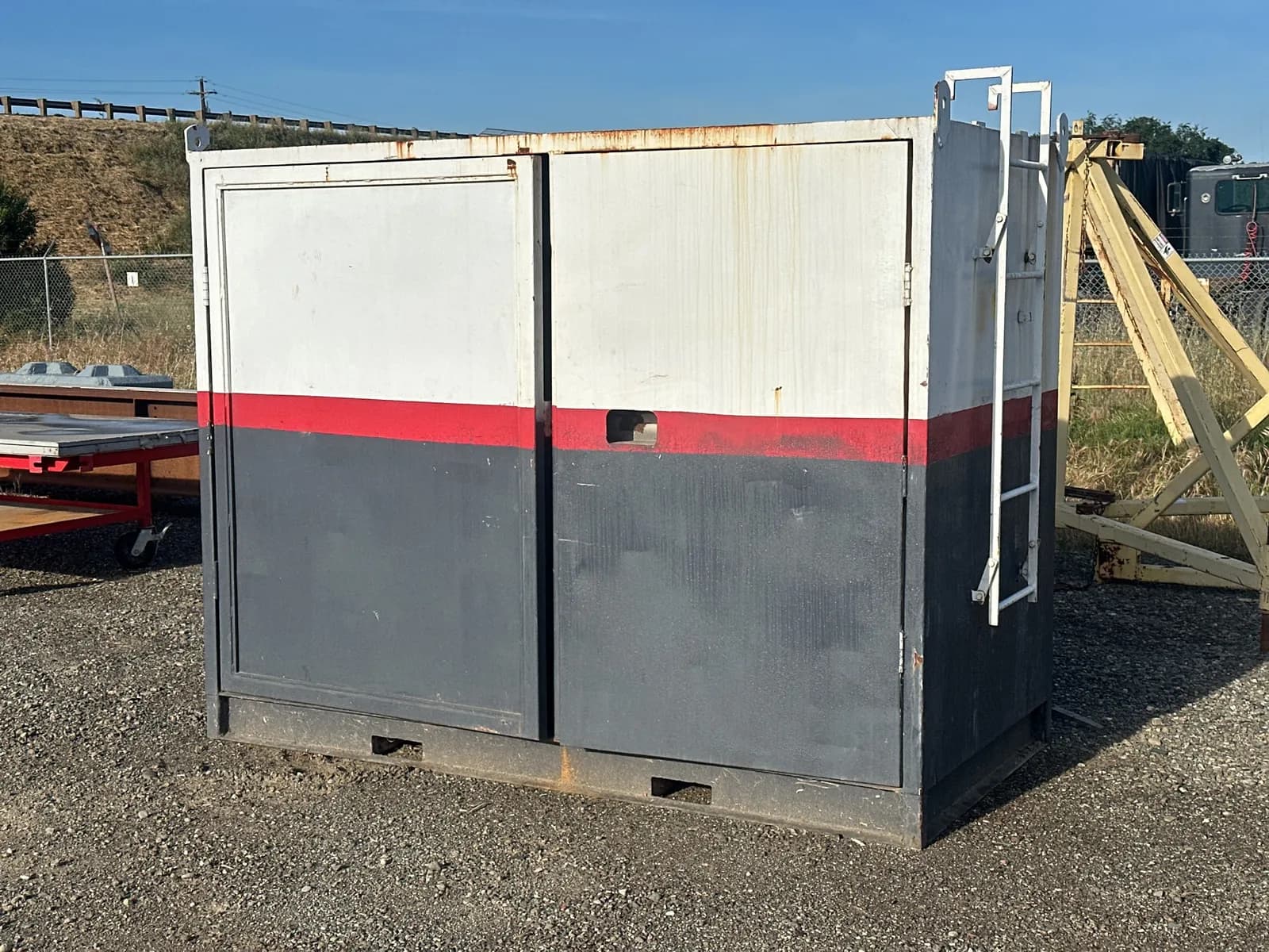 heavy-duty-8x4-storage-box-mnqdvpcb