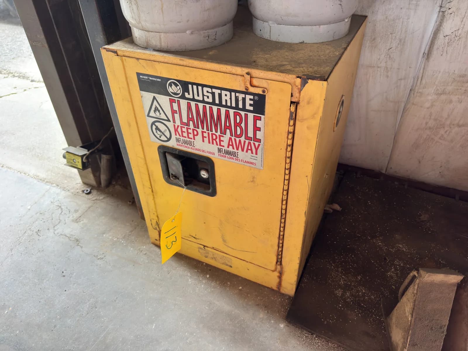 justrite-sure-grip-ex-flammable-storage-cabinet-4260f9