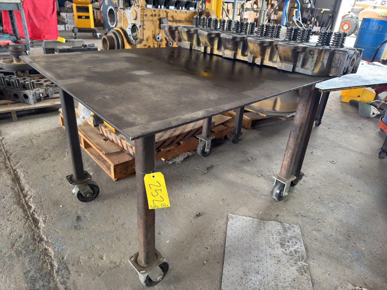 heavy-duty-steel-table-on-casters-mo94ixjw