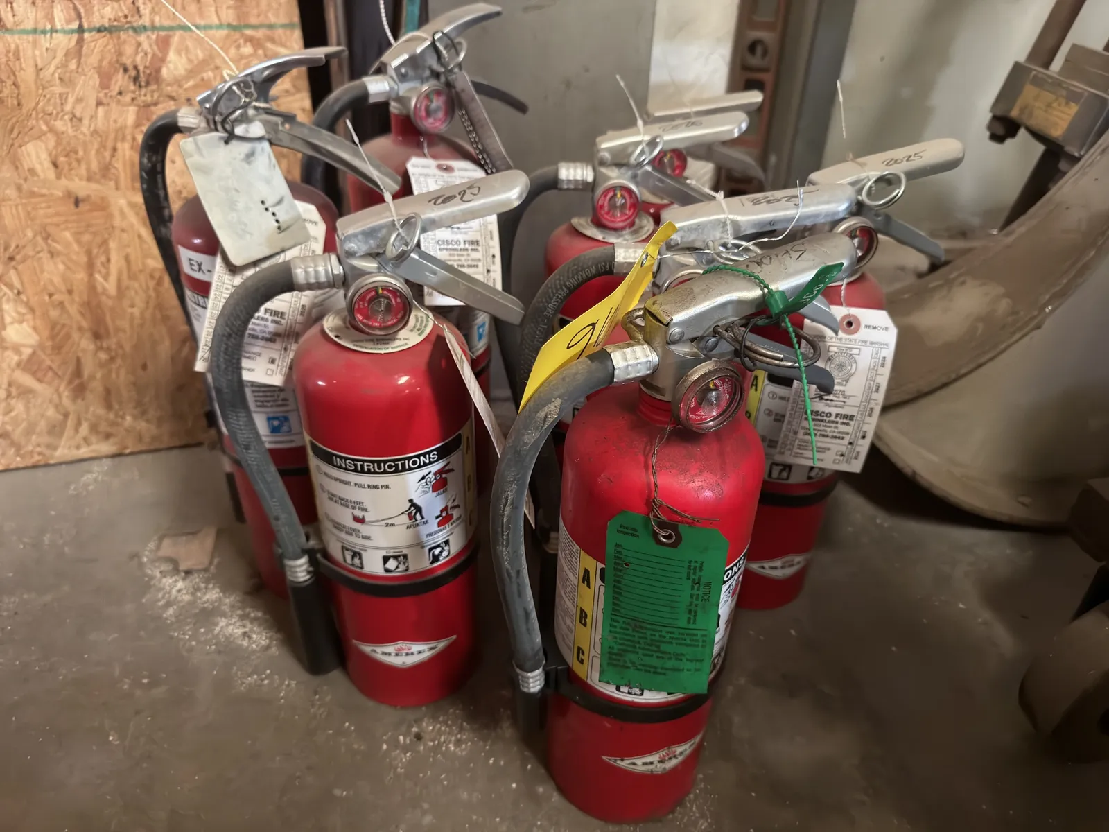 8-assorted-fire-extingishers-7ca2d9