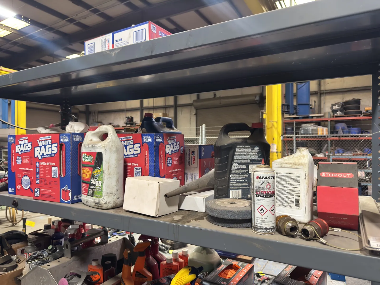 contents-of-shelf-automotive-chemicals-tools-and-more-31c40c