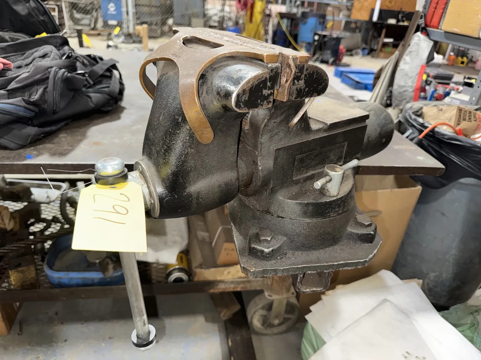 8-usa-bench-vise-mo22p5vy