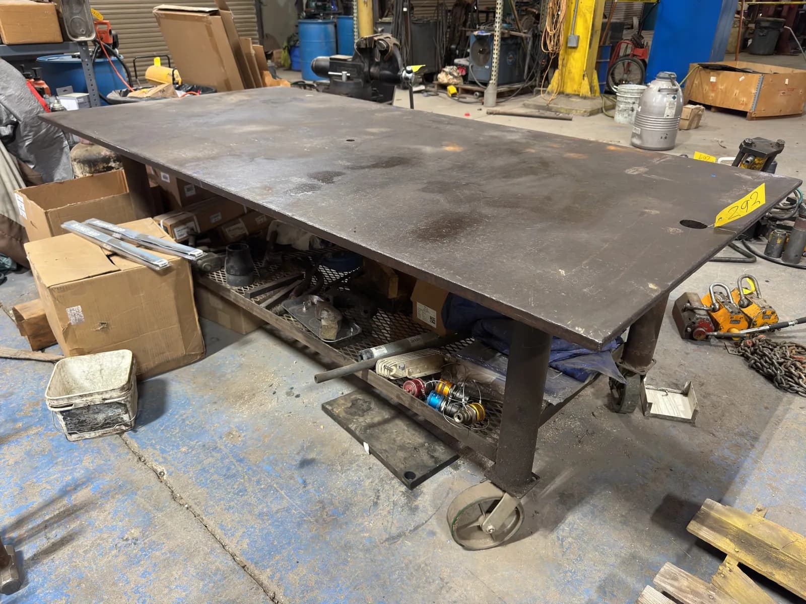 heavy-duty-1-steel-table-on-casters-vise-not-included-mo94kqsq