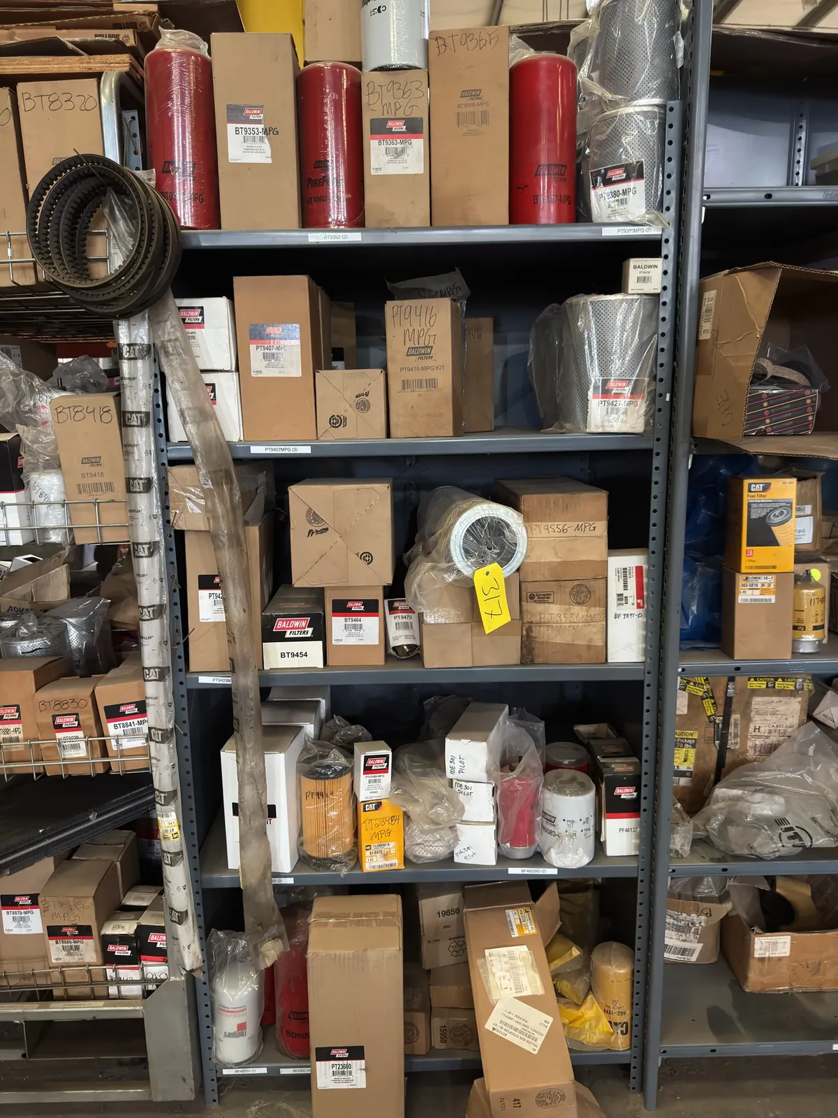 5-tier-metal-shelf-with-contents-assorted-baldwin-and-fleetguard-filters-mo225nzt