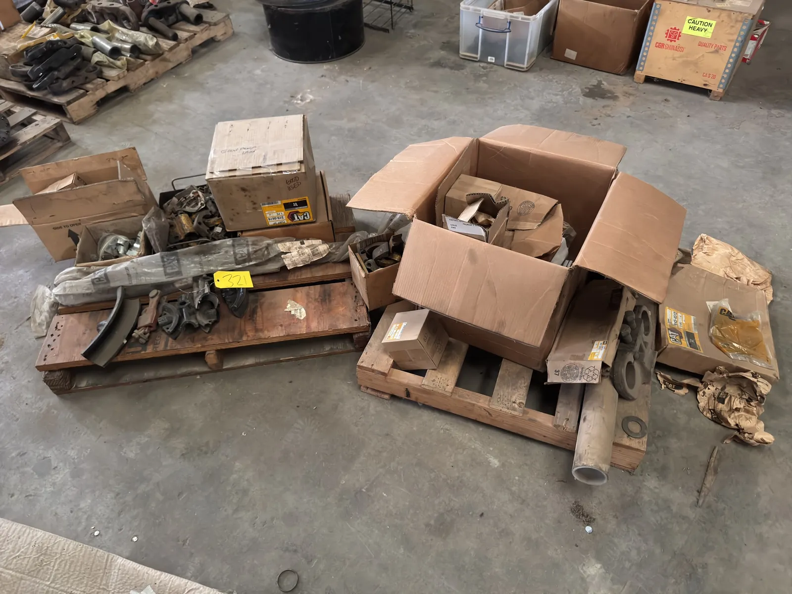 contents-of-2-pallets-assorted-cat-parts-hand-tools-and-more-f320db