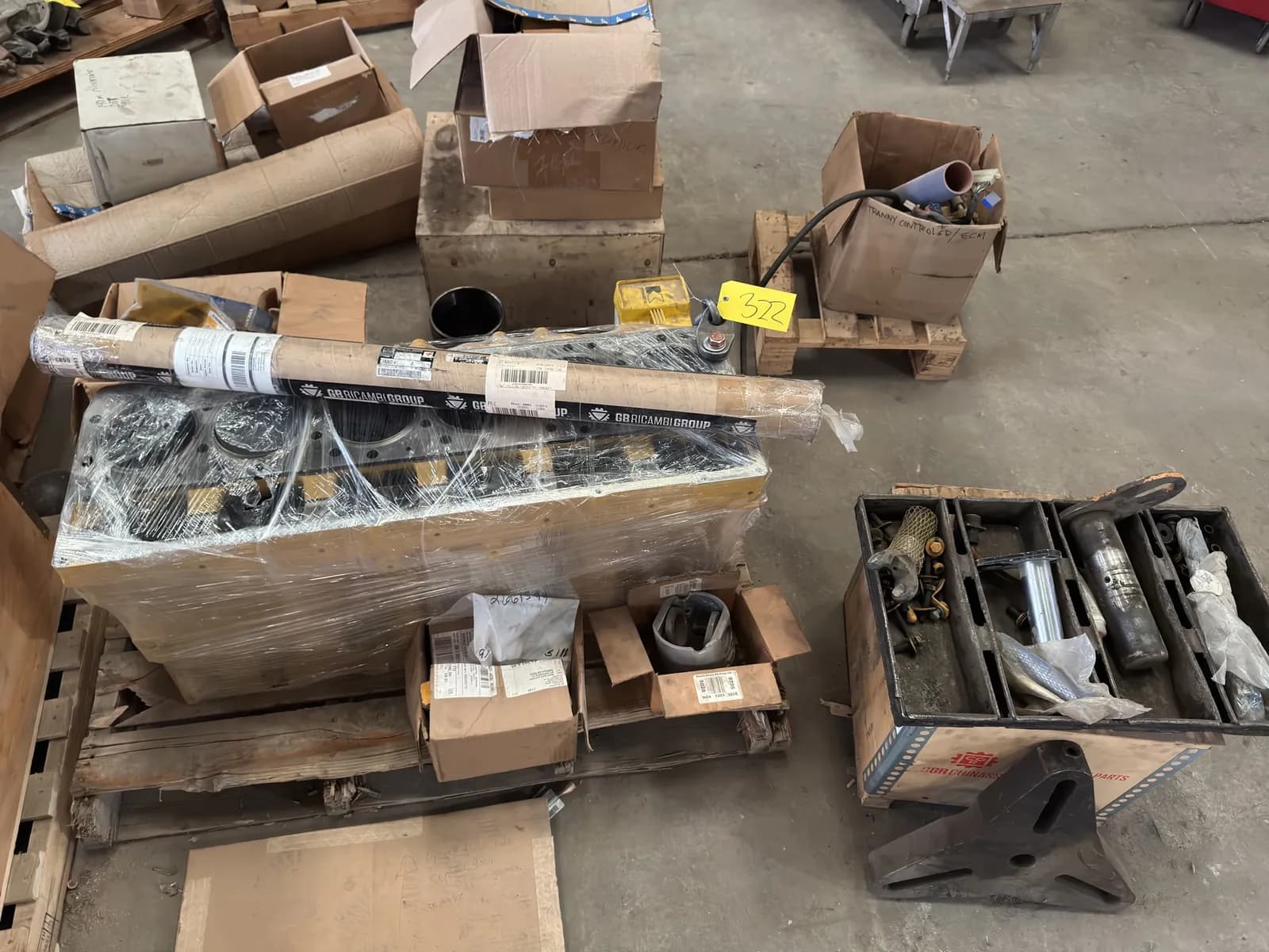 bulk-lot-cat-block-camshaft-and-more-4442b1