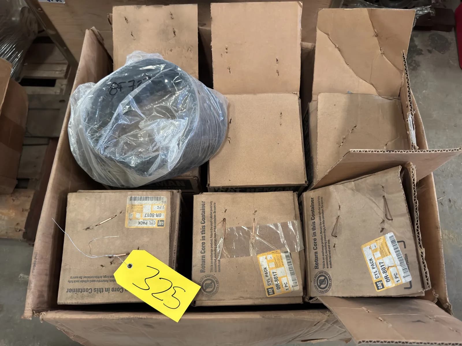 contents-of-box-6-cat-pistons-with-connecting-rods-b6ef89