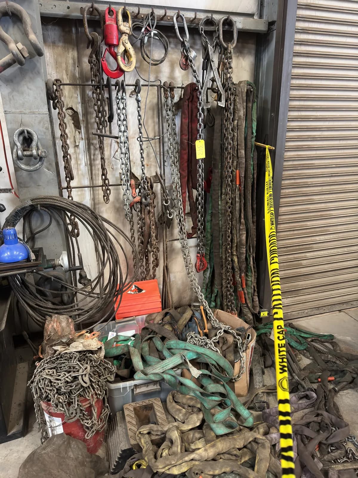 bulk-lot-wall-of-rigging-chains-slings-and-more-3b3de6