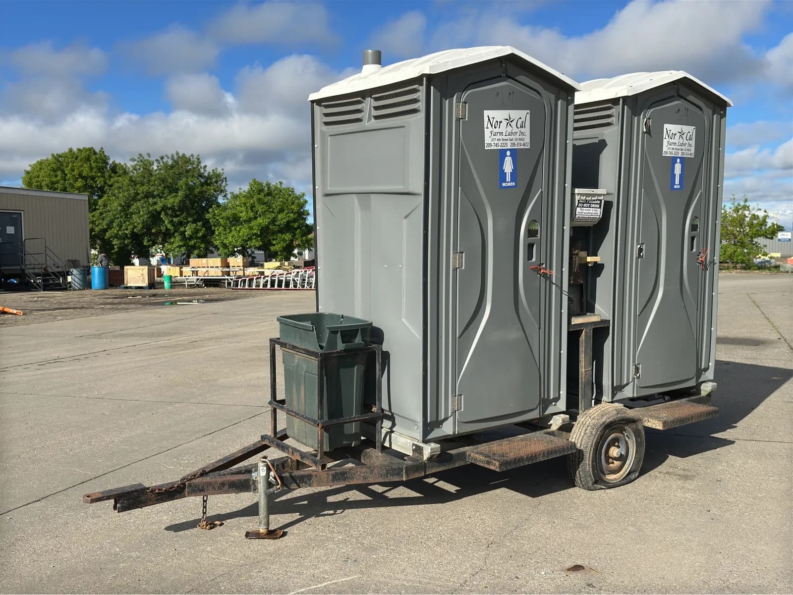 10-dual-port-a-potty-trailer-mnxhqzi5