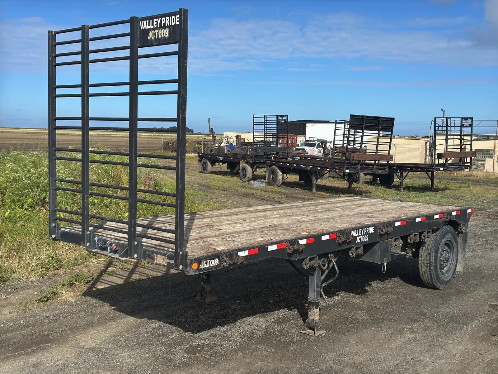 1994-denair-single-axle-215-flatbed-trailer-mo9g88eh