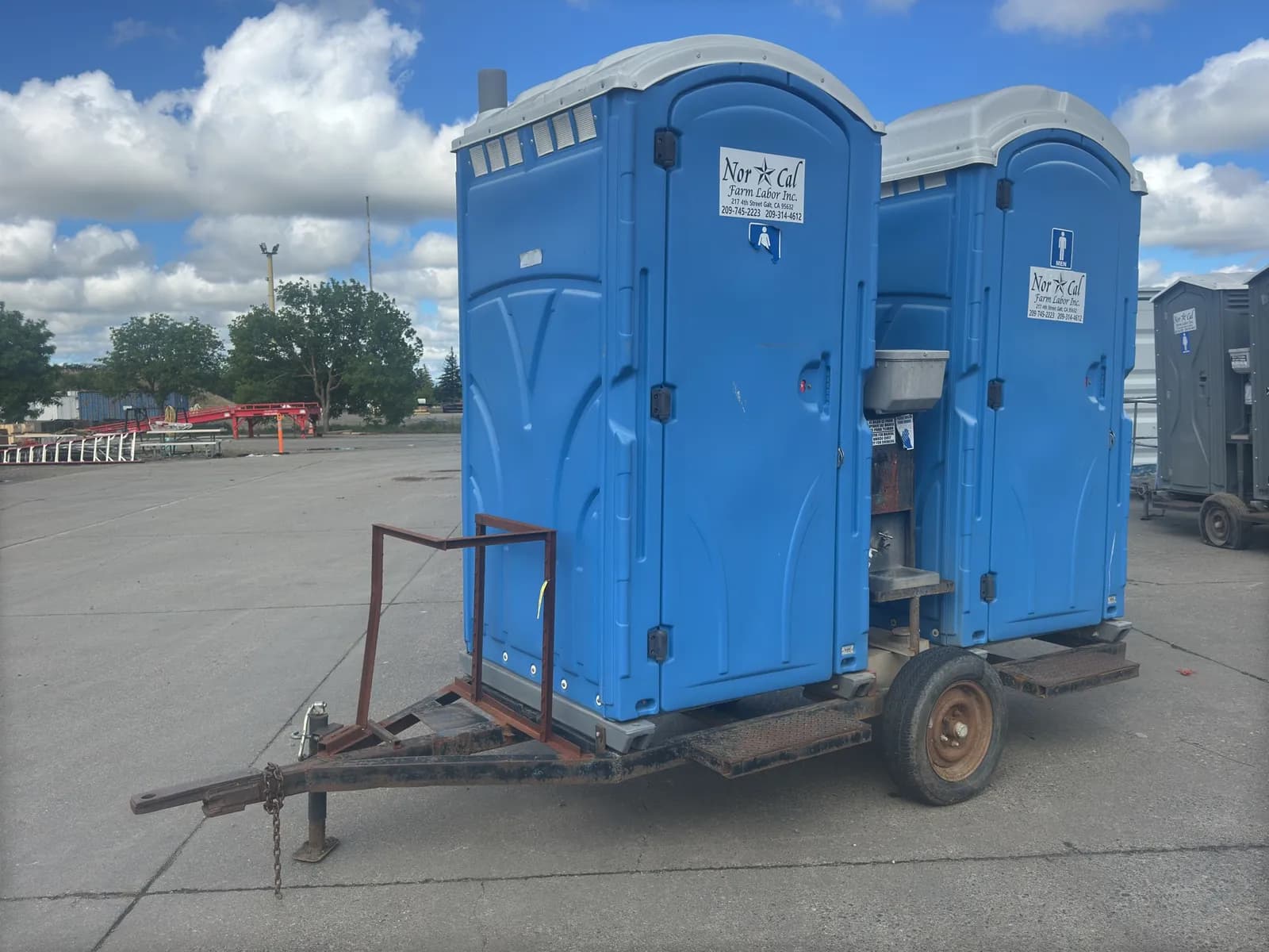 10-dual-porta-a-potty-trailer-mnxihimi