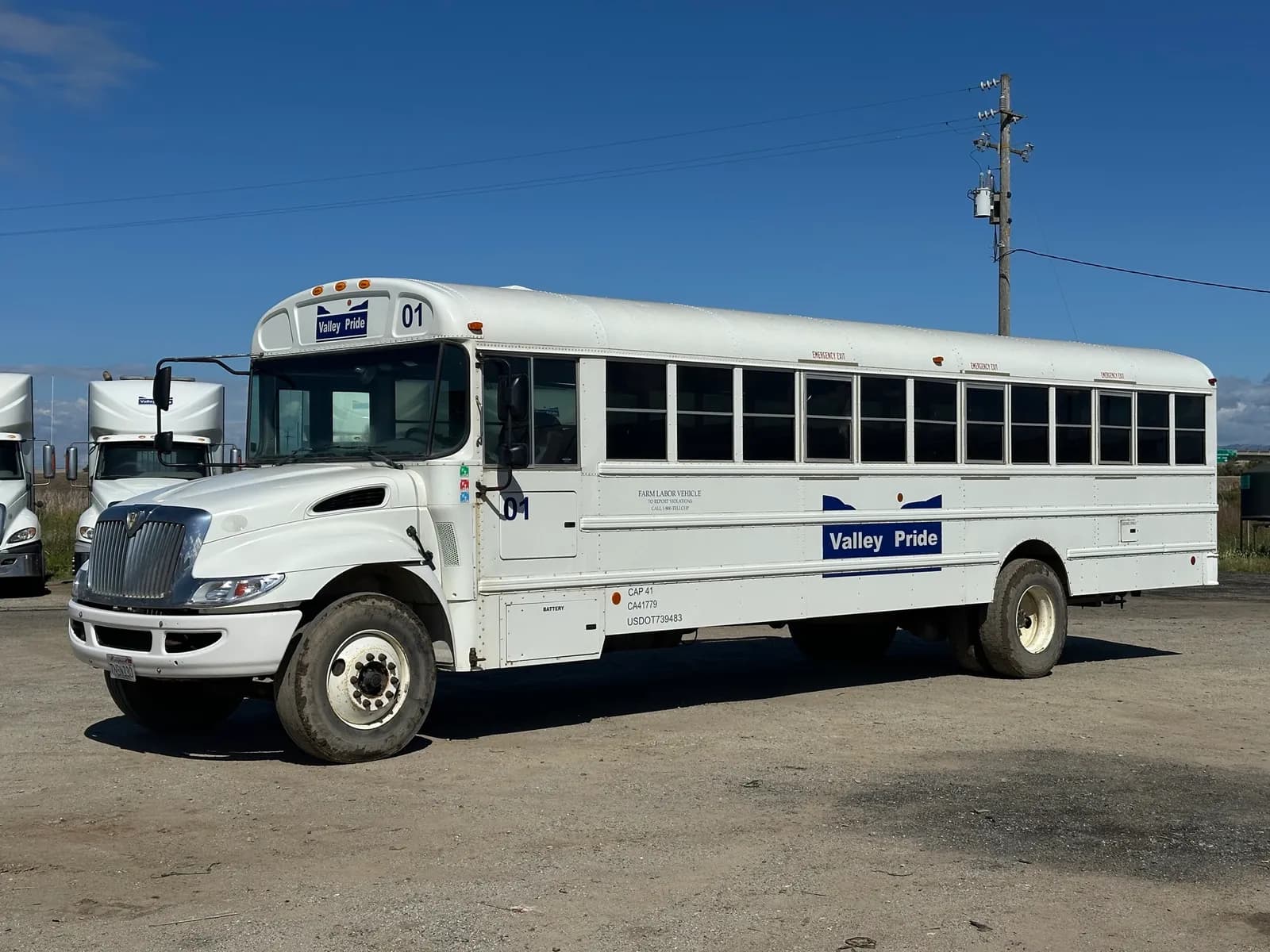 2016-international-3000-41-person-bus-mo9flmqz