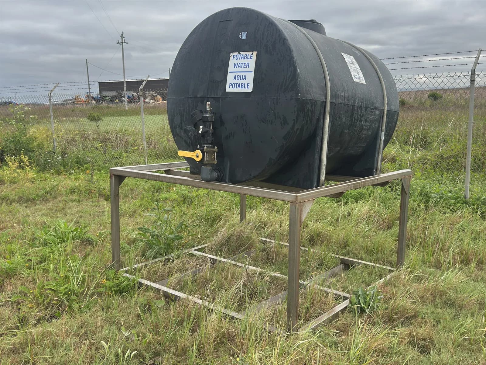 500-gallon-water-tank-with-stand-f67a42