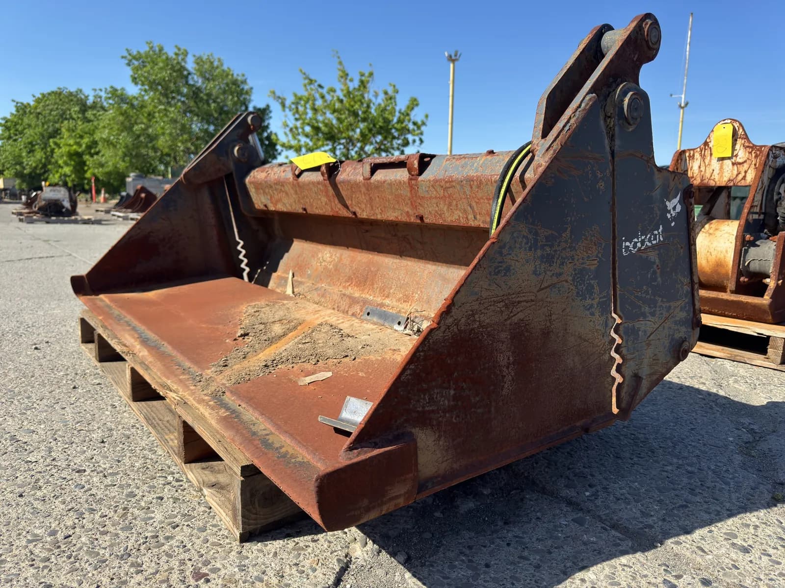 bobcat-4-in-1-66-skid-steer-bucket-mpcxh7z9