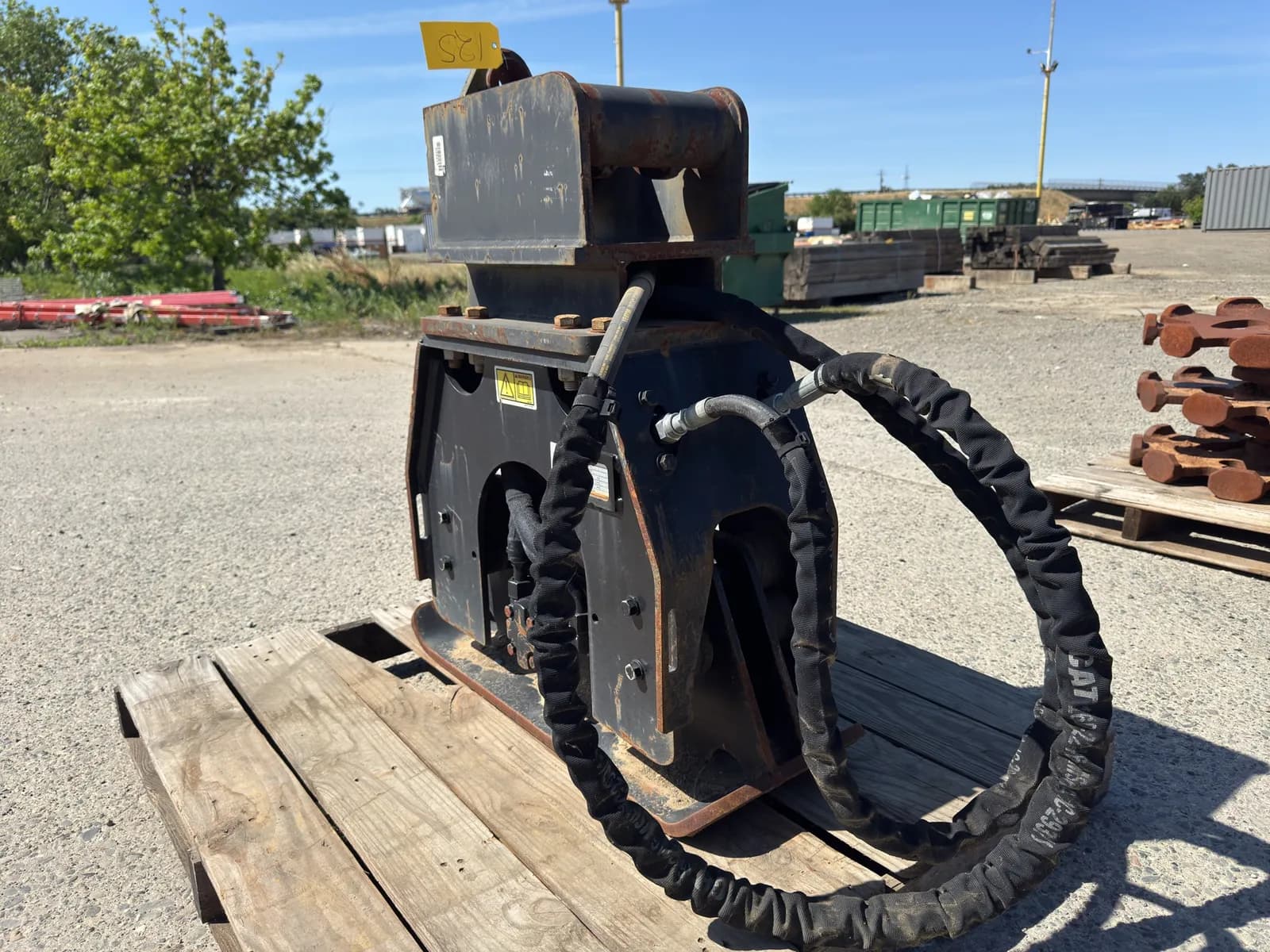 cat-compactor-cvp-16-e067eb