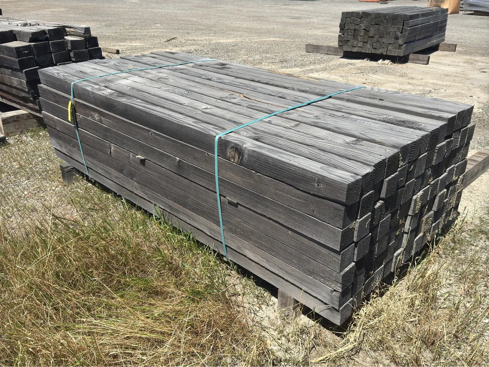 quantity-of-91-8-4x4-beams-5111a9