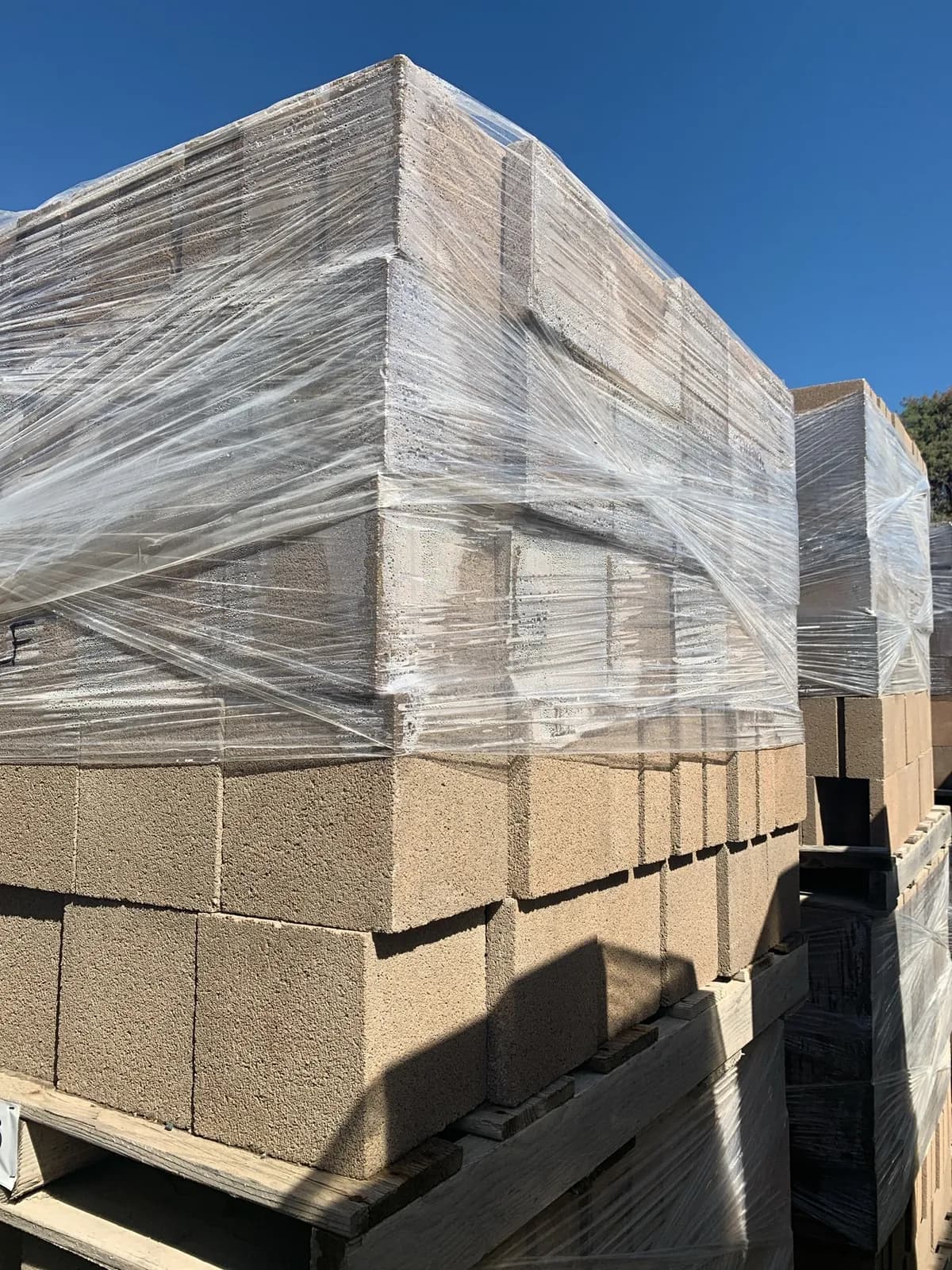 2-pallets-of-8x8x8-open-end-half-tan-mo8w3677