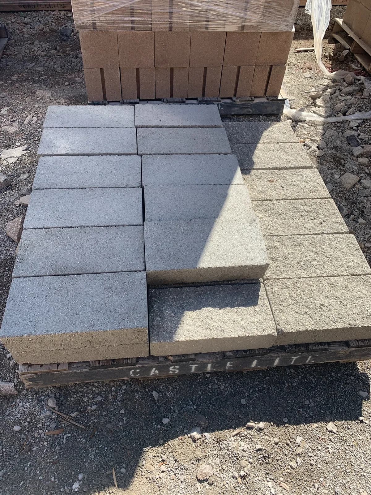 025-pallet-of-8x4x16-split-one-side-solid-gray-d3142a