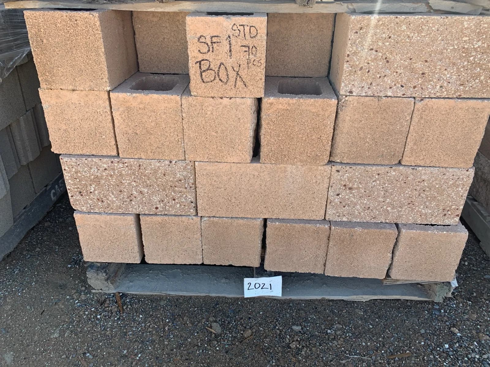 1-pallet-8x8x16-split-one-side-standard-348rc-194a18