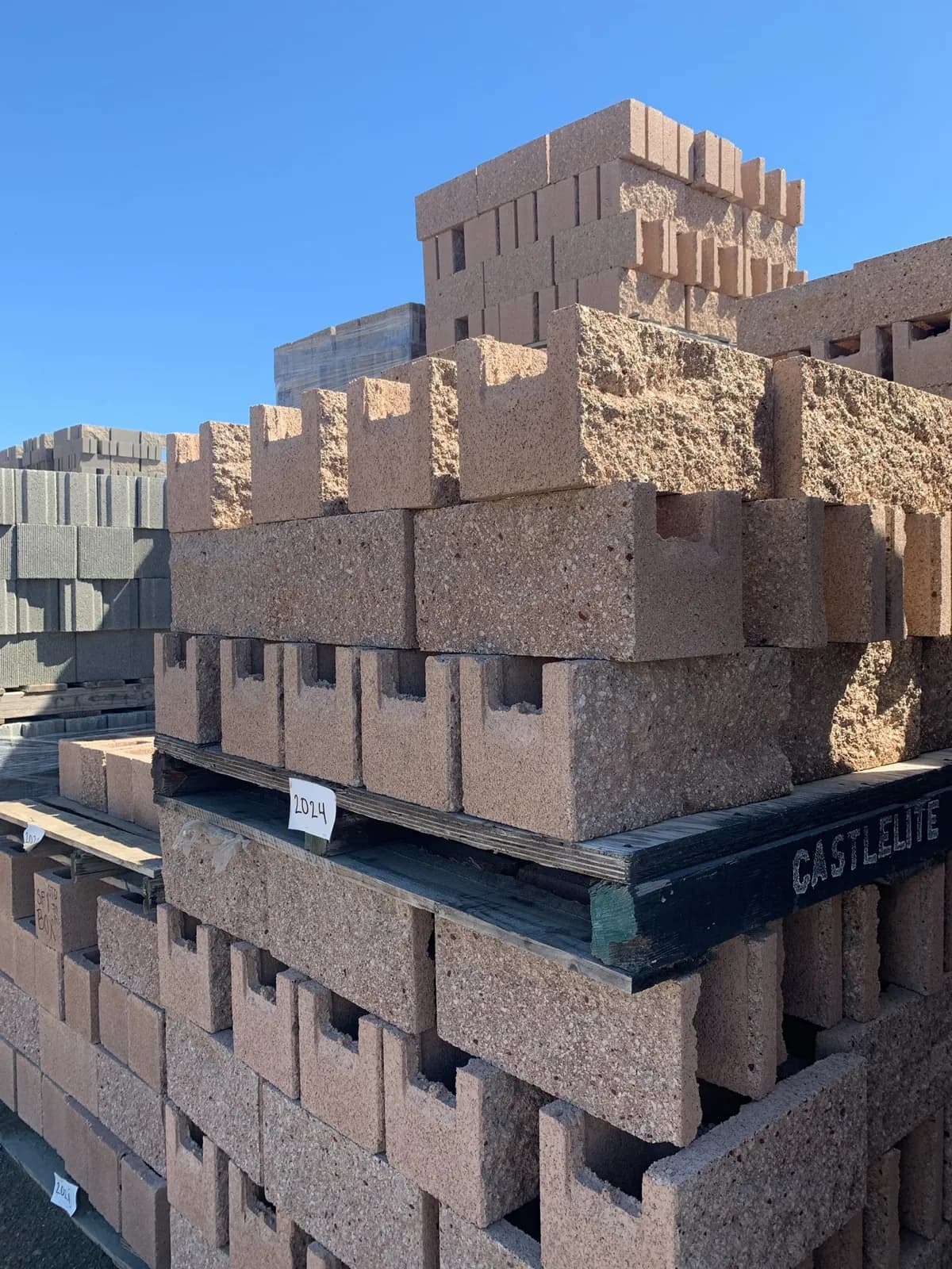 2-pallets-8x8x16-split-one-side-open-end-bond-beam-348rc-2c92cc