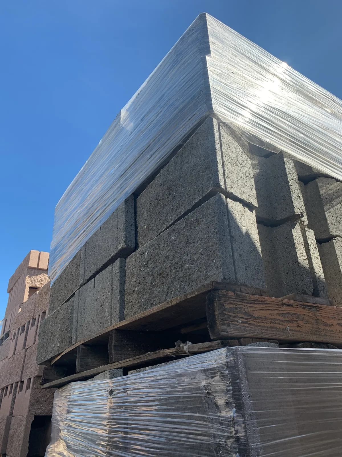 3-pallets-of-cornerstone-100-wall-gray-42e1f5