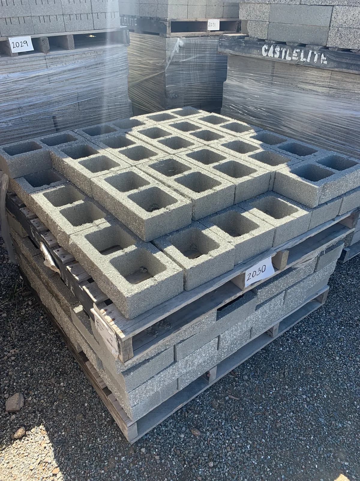 1-pallet-8x4x16-split-one-side-standard-gray-3a3c31