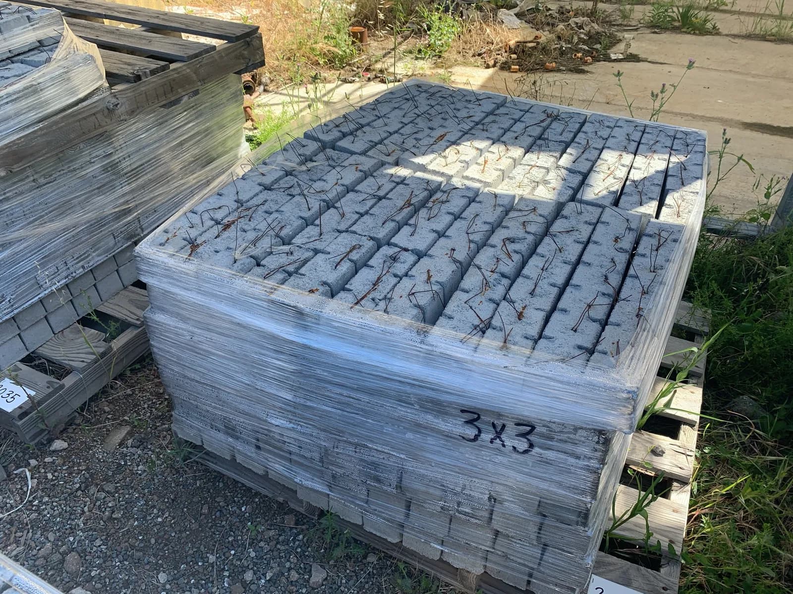 1-pallet-3x3-dobie-with-wire-62938f