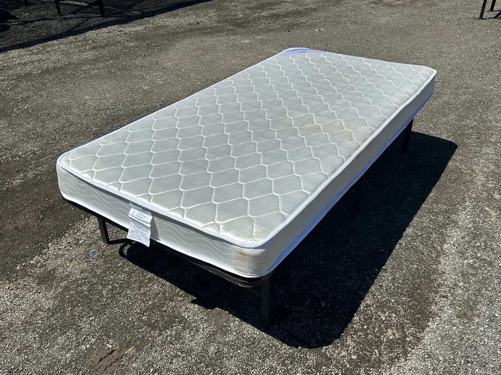 quantity-of-5-home-life-twin-mattresses-0562-1776980850209-moc0in8h