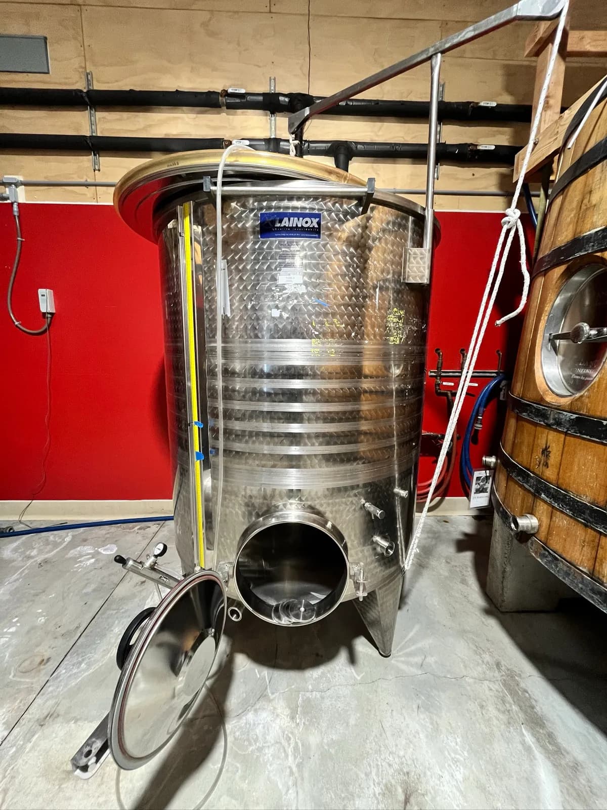 wine-tank-2000l-variable-capacity-jacketed-lainox-2d1fd8