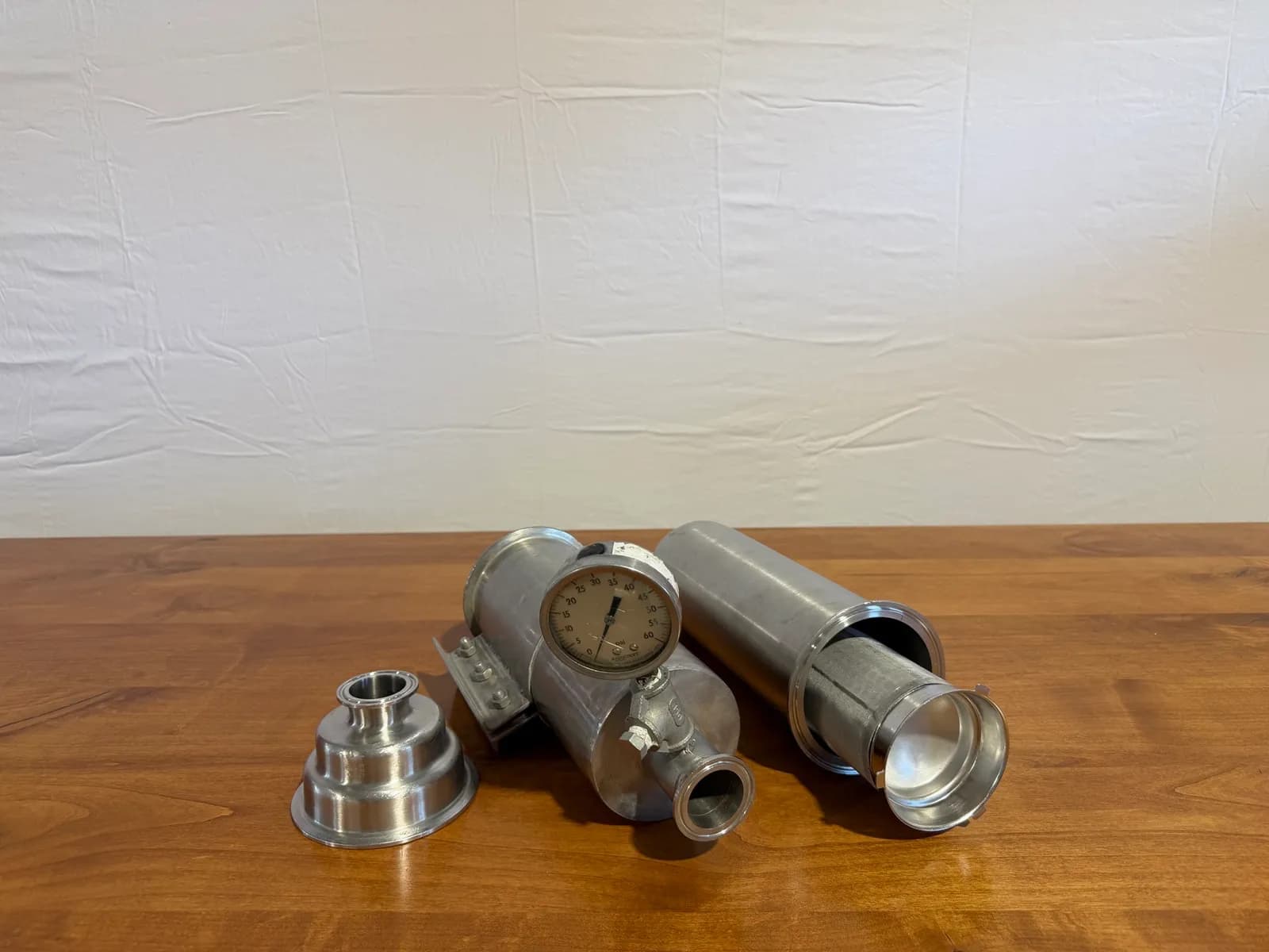 stainless-steel-filter-housing-with-gauge-tri-clamp-ports-mon83e8l
