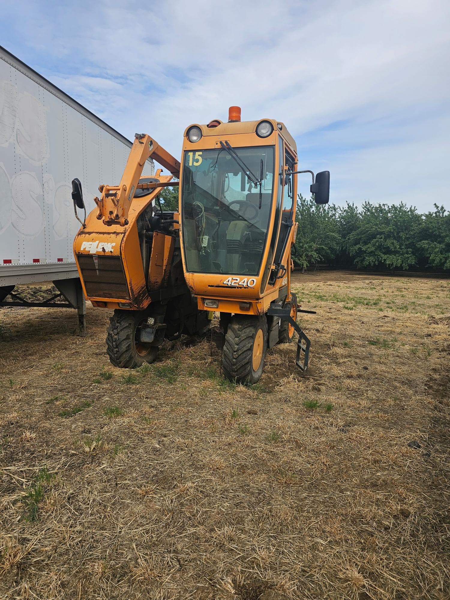 pallenc-4240-grape-harvester-machine-15e156